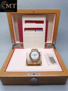 Omega-Speedmaster-Yellow-Gold-Chronograph-Ref.331.20.42.51.02.001-3