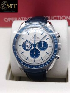 Omega-Speedmaster-Silver-Snoopy-Award-50th-Anniversary-Ref.310.32.42.50.02-2