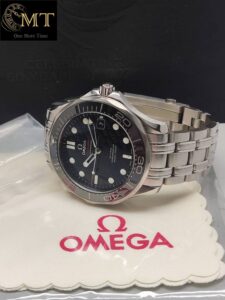 Omega-Seamaster-Diver-300M-Professional-James-Bond-50th-Anniversary-Ref.212.30.41.20.01.005-2