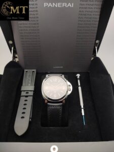 Panerai-Luminor-Base-Logo-Acciaio-PAM00000-Limited-Edition-3