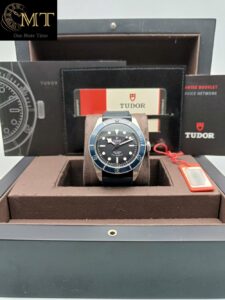 Tudor-Heritage-Black-Bay-41mm-Ref.M79230B-3
