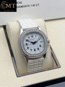 Patek Philippe Aquanaut Stainless Steel Glitter White Embossed Dial Ref.5067A-024-3